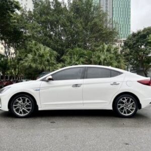 Dòng xe Elantra 2021